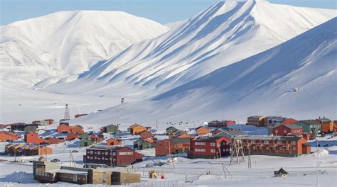 Visit Longyearbyen: 2024 Travel Guide for Longyearbyen, Svalbard | Expedia