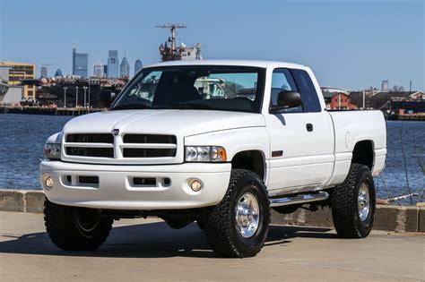 69 Mile 2002 Dodge Ram 2500hd Quad Cab Sport Cummins 4x4 6 Speed For