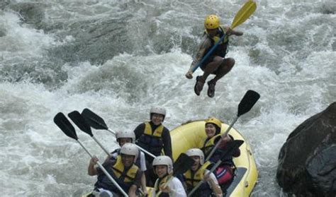 10 Jalur Arung Jeram Paling Menantang Di Indonesia Berani Coba Pigiblog