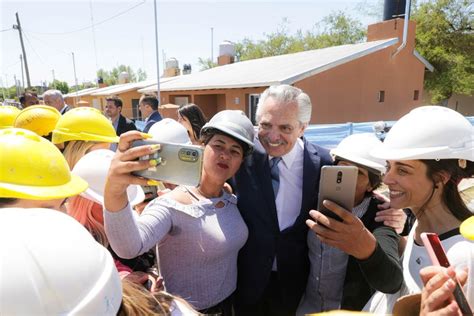 Alberto Fern Ndez Entreg M S De Viviendas Y Volvi A Llamar A La