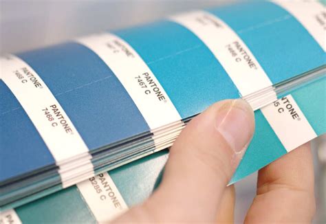 Connaissezvous Bien Le Pantone Formula Guide Le Blog Colorimaxle