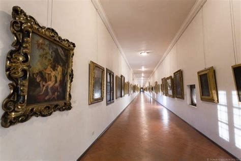 Inside The Vasari Corridor In Florence Touring The Medici S Secret Passage