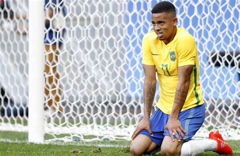 Ca Ula Da Sele O Ol Mpica Gabriel Jesus Recebe Apoio Ap S Estreia Ruim