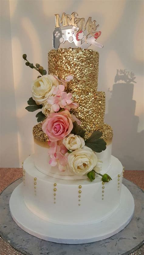 Metallic gold wedding cake | Wedding cakes, Gold wedding cake, White wedding cakes