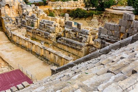 Ruinas Del Antiguo Teatro Romano O Griego En La Ciudad De Demre Ciudad