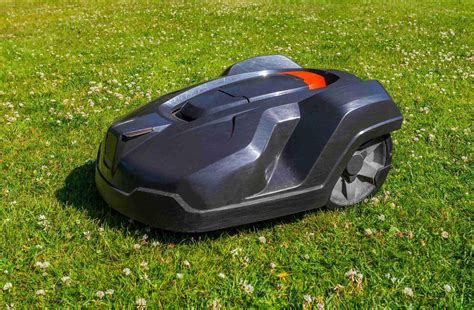 5 Robot Mowers That Handle Large Lawns With Ease MowingMagic