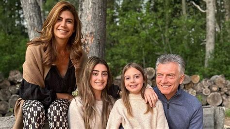 Juliana Awada Est De Vacaciones Con Antonia Y Mauricio Macri En La