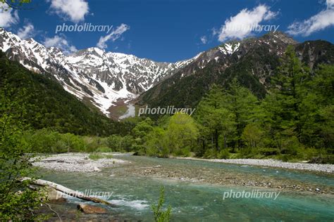 新緑の上高地 梓川と穂高連峰 写真素材 5128566 フォトライブラリー Photolibrary