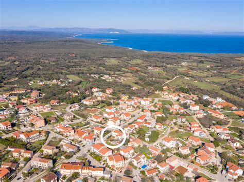 Ku A Sa Panoramskim Pogledom Na More Medulin Li Njan Maris Nekretnine