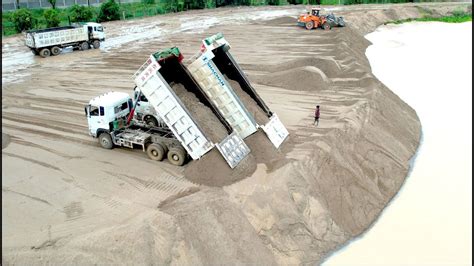 Excellent Techniques Operator Wheel Loader Spreading Interesting