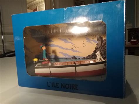 Tintin Diorama Moulinsart L Ile Noire Tintin Et Milou Dans La