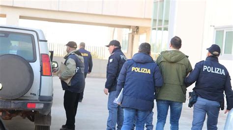 Droga Sgominati Tre Clan Arresti A Taranto Corriere It