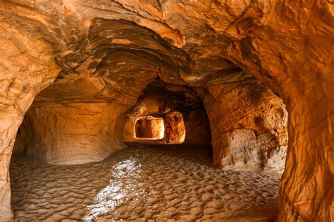 Moqui Caverns See The Stunning Sand Caves In Kanab Utah Enter The Caves