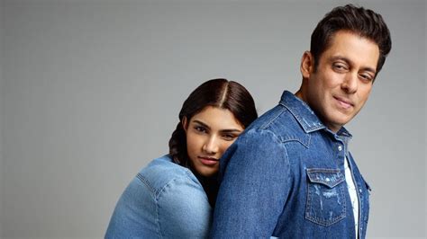 Salman Khan’s Niece Alizeh Reveals Differences Between Her Three ‘maamus’ Says Salman ‘is Still