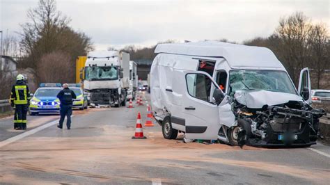 Fulda Verkehrsunfall Mit Drei Verletzten Personen Auf A