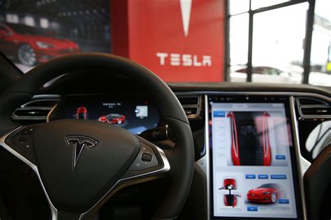 Problemas Con El Autopilot De Tesla Llaman A Revisi N Dos Millones De