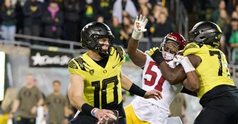 Bo Nix Shines Caleb Williams Struggles As Oregon Holds Off Usc Visit