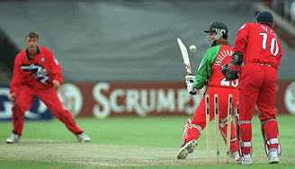 Williamson Bowled By Mike Watkinson Lancashire V Leicestershire