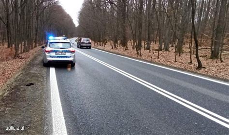 Odpowie za spowodowanie wypadku i ucieczkę z miejsca Policja pl