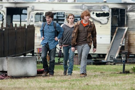 New ‘Deathly Hallows’ photos, first look at Bill Nighy as Scrimgeour ...