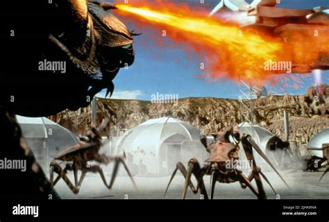 BUGS BATTLE SCENE, STARSHIP TROOPERS, 1997 Stock Photo - Alamy