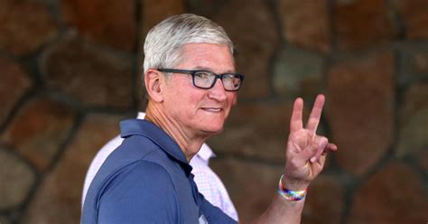 Does Tim Cook Have a Partner? Details About the Apple CEO’s Personal Life