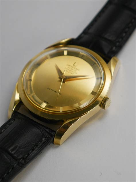 Universal Geneve Polerouter De Luxe In 18kt Yellow Gold Sabiwatches