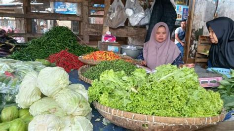 Jelang Nataru Harga Komoditas Di Pasar Cikurubuk Naik Cabai Domba