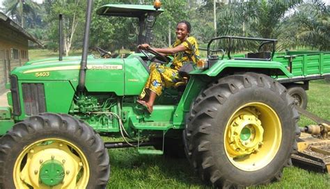 RDC le gouvernement somme les acquéreurs des tracteurs de 2011 de les