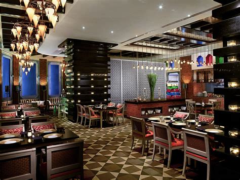 Top 7 Must Try Restaurants in Mumbai - Places to eat in Mumbai