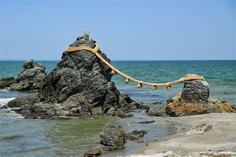 夫婦岩、伊勢の沖合の聖なる場を観光、夕日・日の出の撮影も 観光旅行ガイド トレンジョイ！