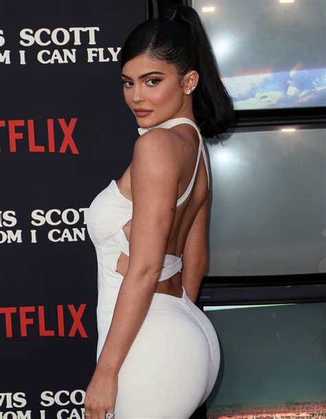 Kylie Jenner Sizzles In Insanely Sexy Lingerie Pic For Last Thirst