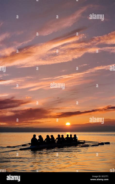 Woman Rowing Boat Silhouette Hi Res Stock Photography And Images Alamy