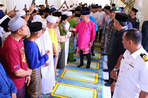 His Royal Highness The Regent Of Johor Accompanied His Majesty King Of