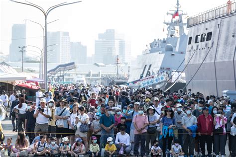 高雄新濱碼頭舉辦海軍「國防知性之旅」活動，讓民眾體驗一場豐富多元的國防餐宴 今傳媒 Jnews