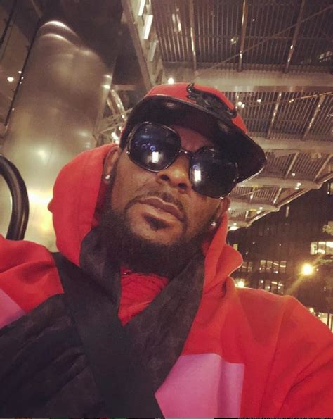 R Kelly New Alleged Sex Tape Shows Singer Urinating Having Sex W Year Old Girl