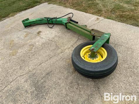 John Deere Hydraulic Lift Assist Frame Bigiron Auctions