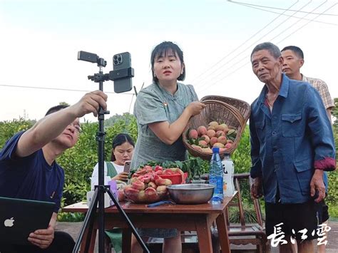 宜昌宜都：村干部变身“推销员” 直播带货助农增收 长江云 湖北网络广播电视台官方网站