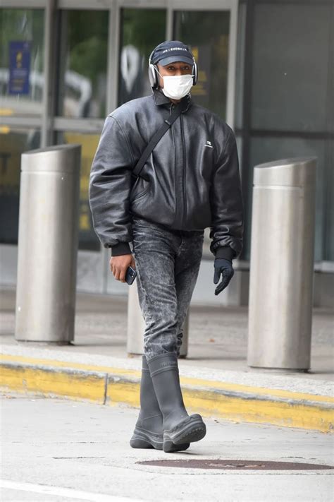 Kanye West Dons Creepy Prosthetic Caucasian Mask For Cab Ride From Jfk