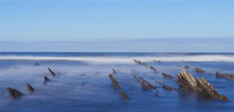 Premium Photo Waves In The Flysch Of Zumaia Flysch In The Cantabrian