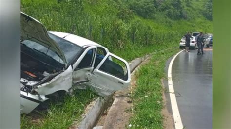 A Gazeta Acidente Tr S Carros Deixa Uma Pessoa Morta Em Maril Ndia