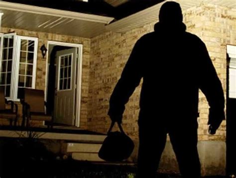 How Burglars Break Into The House And How You Can Prevent Them Live