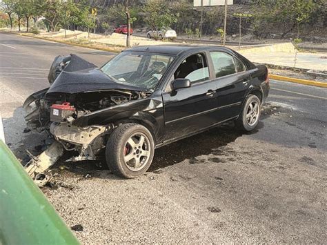 Muere En Choque Contra Muro De Concreto Peri Dico El Orbe