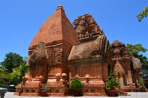 The Architecture of Po Nagar Temple