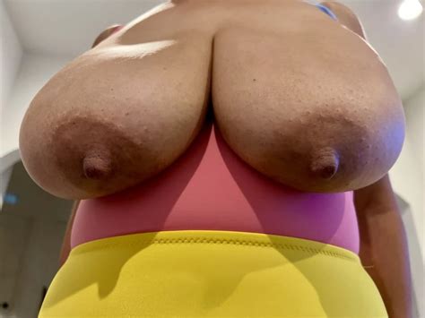 Huge Tits Milf Pics XHamster