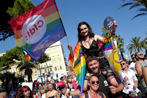 El Senado francés debate indemnizar a hombres gay encarcelados en virtud de leyes homófobas