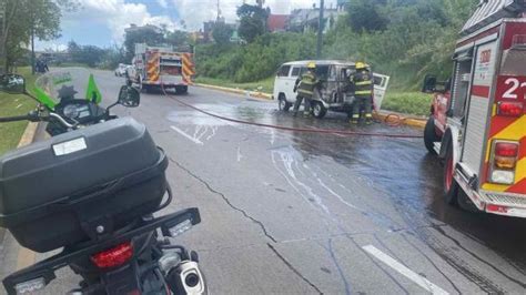 Arde Combi Sobre Circuito Presidentes En Xalapa