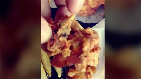 Disgusted Kfc Diner Finds Chicken S Head With Beak Still Attached In