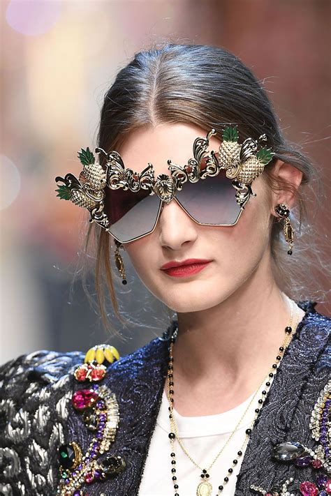 Trendy Sunglasses Styles For Summer 2019 Embellished Sunglasses Sunglasses Fashion