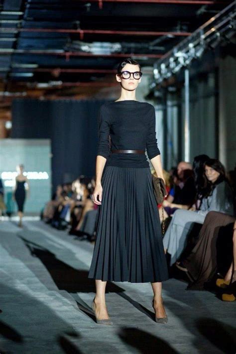 Keep It Mbachic Styling The Pleated Skirt Trend For The Office Artofit